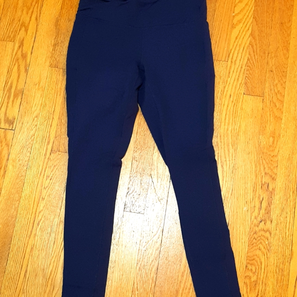 Lucy size large leggings
